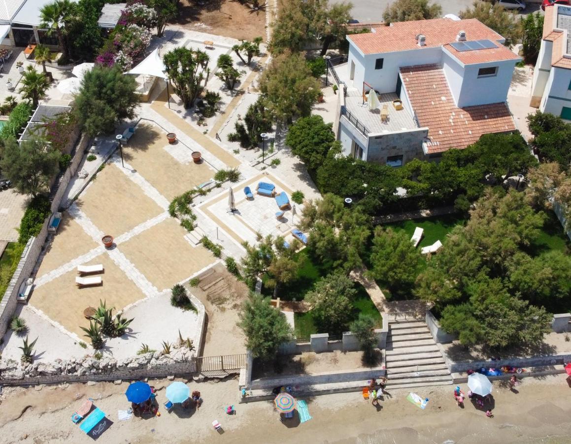 トッレ・カンネ Aurelia Sea View Bed & Breakfast エクステリア 写真