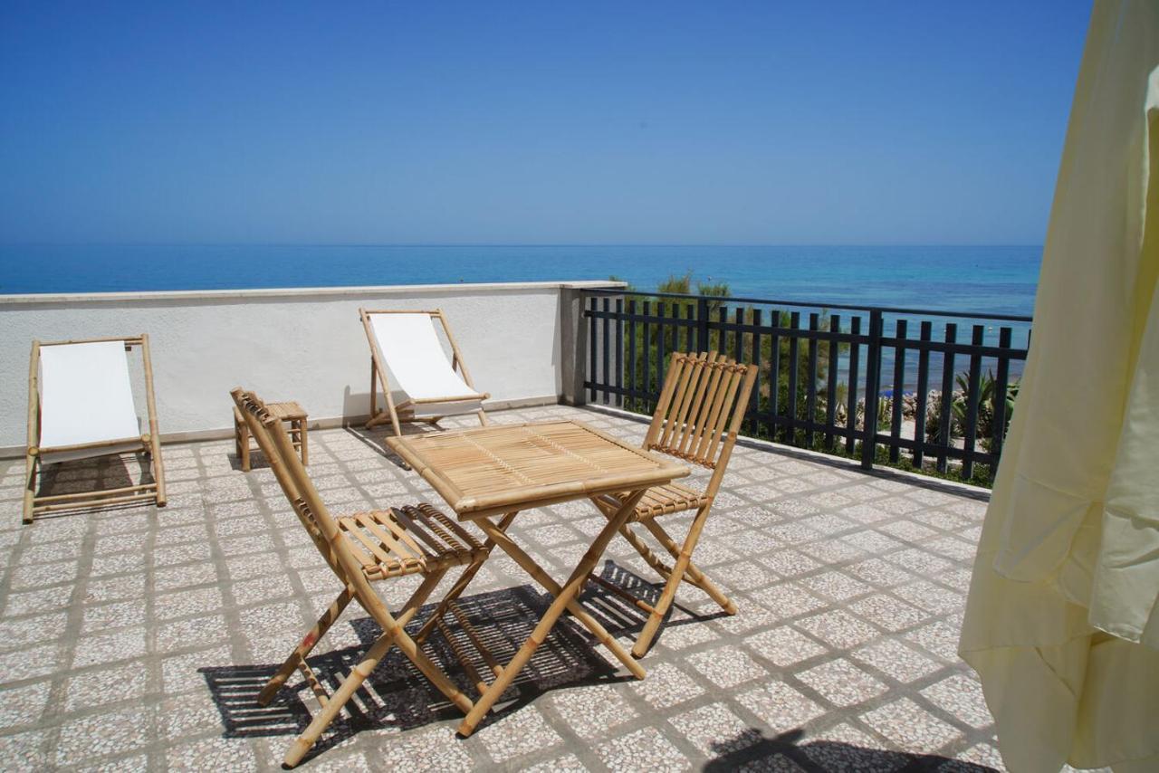 トッレ・カンネ Aurelia Sea View Bed & Breakfast エクステリア 写真