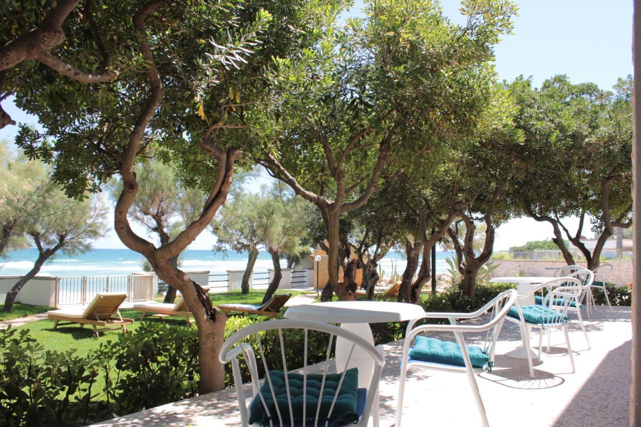 トッレ・カンネ Aurelia Sea View Bed & Breakfast エクステリア 写真