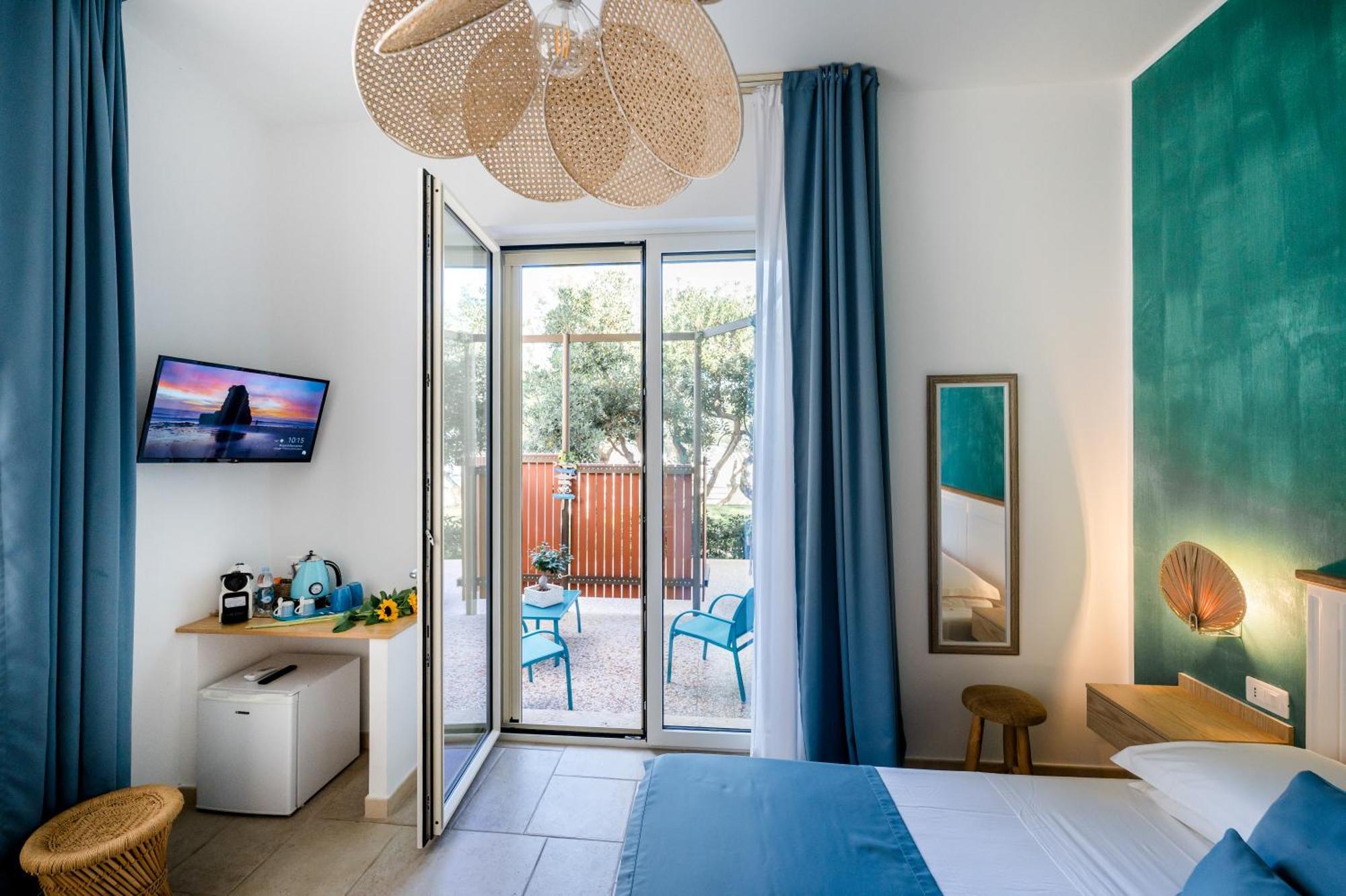 トッレ・カンネ Aurelia Sea View Bed & Breakfast エクステリア 写真