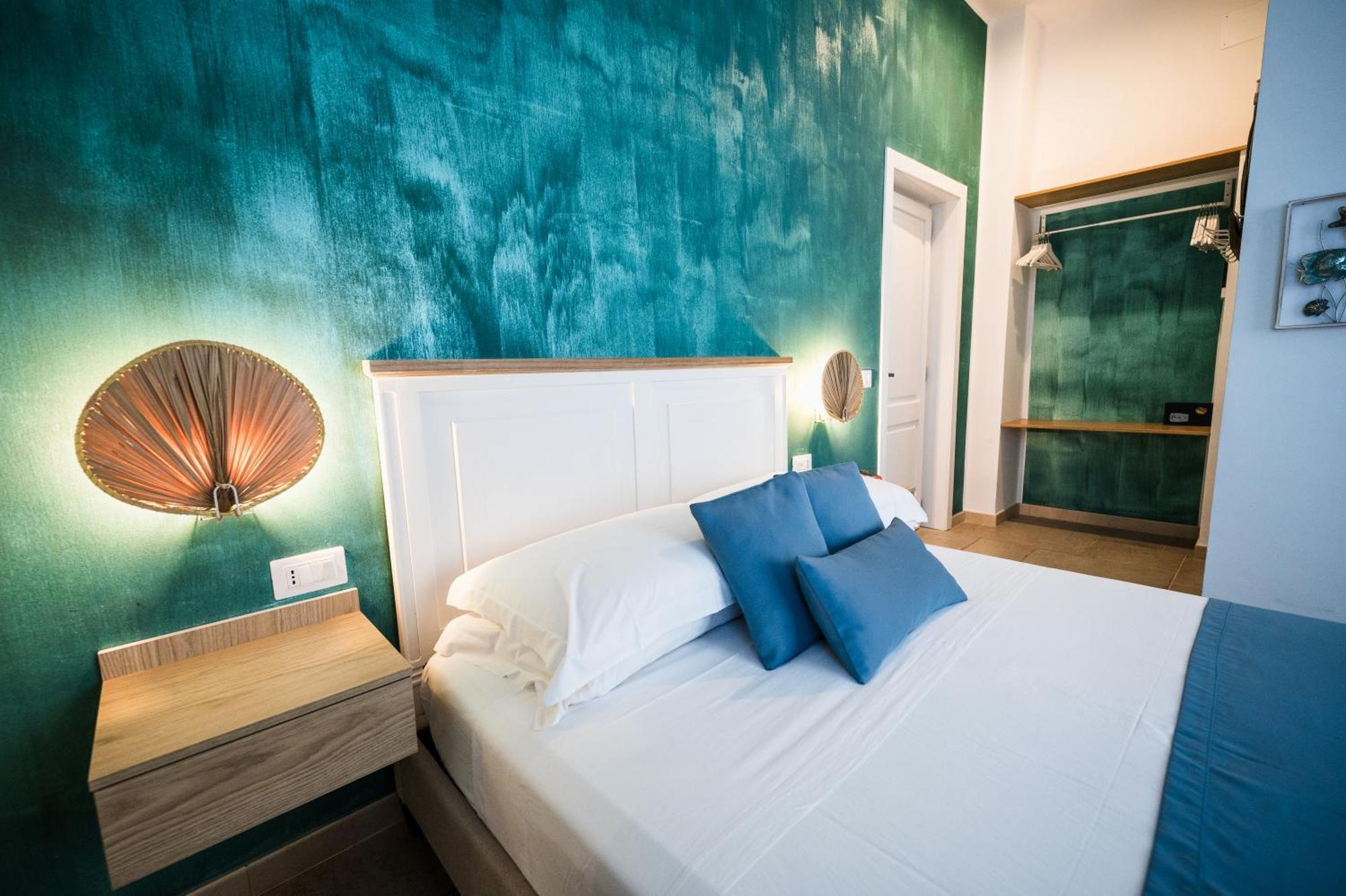 トッレ・カンネ Aurelia Sea View Bed & Breakfast エクステリア 写真